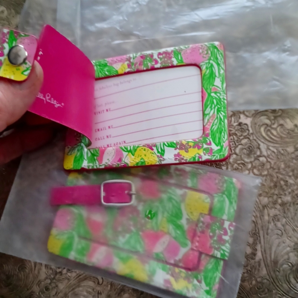 Lilly Pulitzer luggage tag (pictured together, sold separately!)